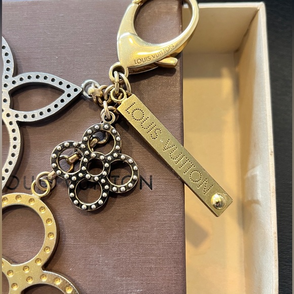 Authentic Louis Vuitton Bijoux Tapage Key Chain & Bag Charm - Picture 3 of 11